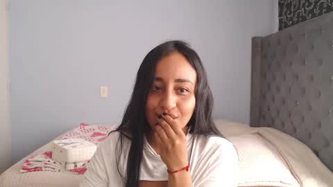 Lunhaa   online show from September 26, 2:36 pm