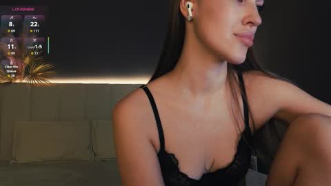 Lori online show from November 16, 9:37 pm