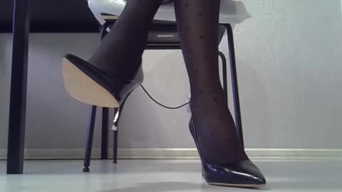 Dina online show from March 2, 7:15 am