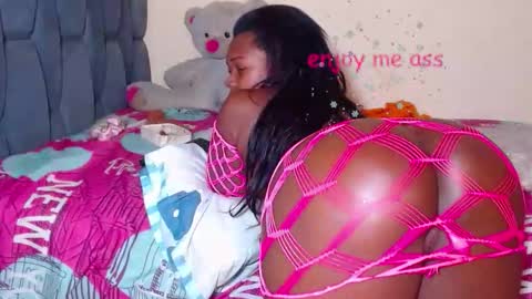 yanniiz online show from February 25, 5:39 am