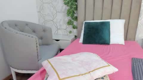 Yara online show from October 8, 8:24 pm