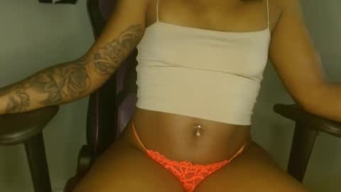 Snapshot of yarabrynnn chatting on December 3, 7:08 am YARA online show from December 3, 7:08 am