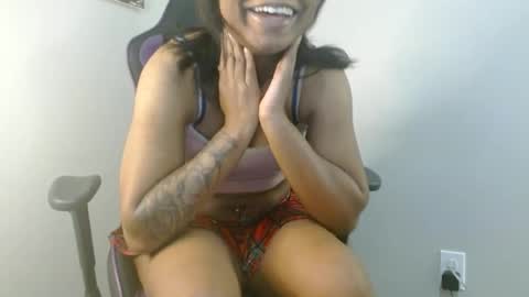 Snapshot of yarabrynnn chatting on December 8, 6:28 pm YARA online show from December 8, 6:28 pm