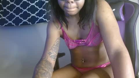 Snapshot of yarabrynnn chatting on December 17, 9:07 am YARA online show from December 17, 9:07 am