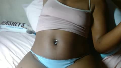 Snapshot of yarabrynnn chatting on October 16, 6:27 am YARA online show from October 16, 6:27 am