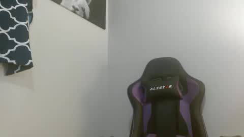 Snapshot of yarabrynnn chatting on January 21, 6:23 pm YARA online show from January 21, 6:23 pm