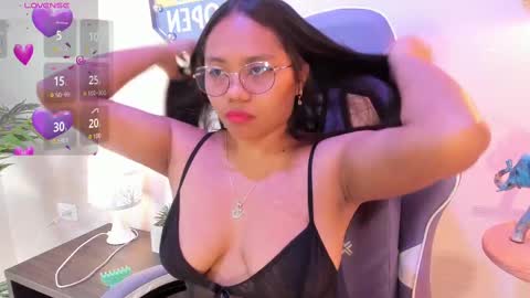 yeika_foxy online show from March 2, 11:19 am