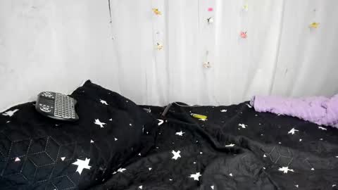 Snapshot of yelina_mh chatting on October 22, 8:58 pm YELINA online show from October 22, 8:58 pm