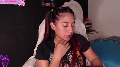 Yesi online show from February 4, 5:45 pm