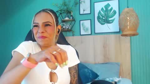 yessika_parker online show from December 3, 6:43 pm