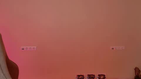 yoka_paradoxxx online show from February 11, 9:44 am