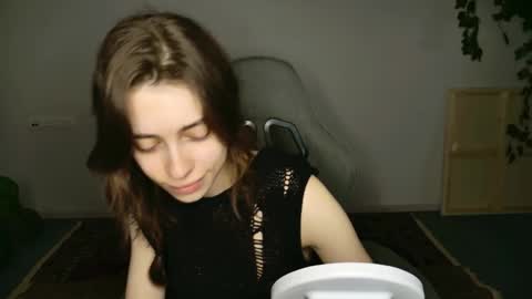 yoka_paradoxxx online show from November 5, 5:34 am