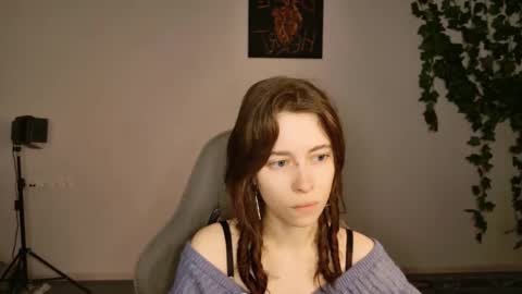 yoka_paradoxxx online show from October 14, 5:10 am