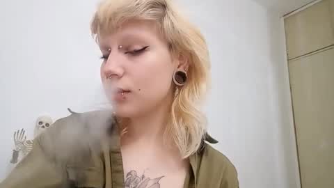 Lilly online show from December 5, 4:19 pm