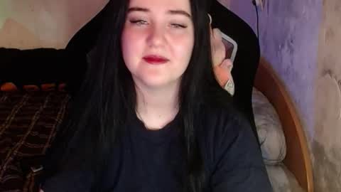 your_8a8y online show from December 3, 3:03 pm