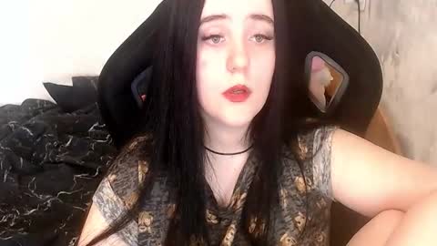 your_8a8y online show from February 19, 11:43 am