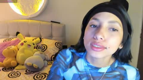 mia3 online show from April 10, 5:41 pm