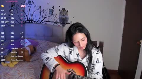 mia3 online show from November 21, 4:58 am