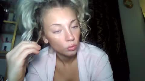 your_fav1 online show from November 30, 8:57 pm