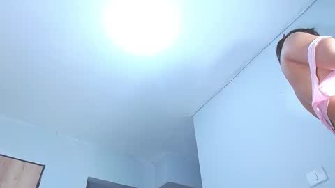 your_latin_girl online show from February 13, 2:02 am