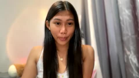 your_lovely_millan online show from May 20, 4:53 am