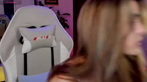 Anikka online show from October 5, 8:47 pm