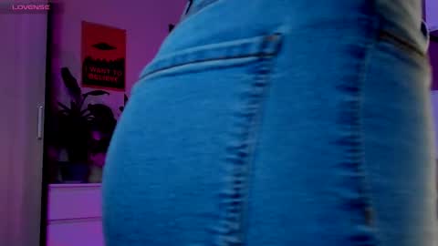 Anikka online show from October 8, 8:46 pm