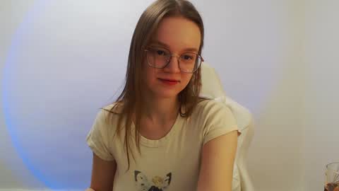 Snapshot of yourdreamray chatting on February 1, 9:40 pm Lana online show from February 1, 9:40 pm