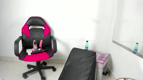 yourlittlewife online show from September 30, 11:38 am