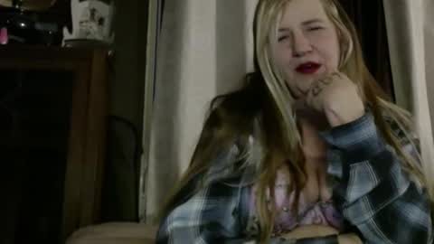 yourmomma999 online show from December 8, 4:14 am