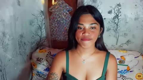 yourqueen_19 online show from May 22, 8:56 am