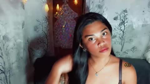 yourqueen_19 online show from May 8, 2:09 pm