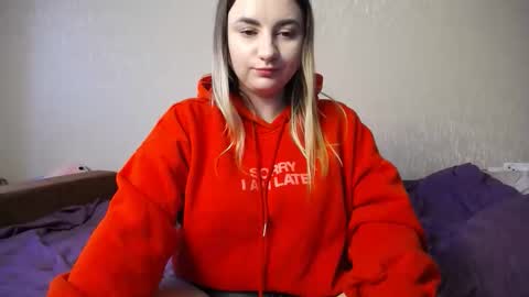 Snapshot of yourswetiegirl chatting on October 4, 11:38 am Sofia online show from October 4, 11:38 am