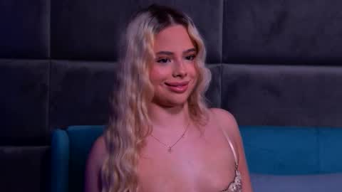 Foxie online show from November 29, 6:23 pm