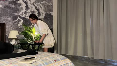 lili online show from February 24, 7:07 am