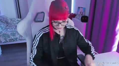 Snapshot of yumi_youkai chatting on February 19, 8:33 am Yumi 3 online show from February 19, 8:33 am