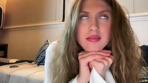 yumiandwolf online show from October 2, 1:54 am