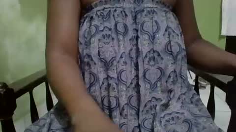 Snapshot of yummychocolate_2 chatting on October 21, 11:31 pm YUMMY online show from October 21, 11:31 pm