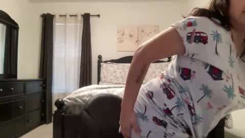 yungtorii online show from November 21, 1:46 pm