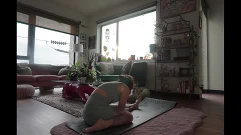 Snapshot of yyuckyy chatting on January 23, 11:48 pm Yucky online show from January 23, 11:48 pm