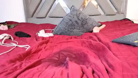 zaira_luxee online show from December 2, 4:31 pm