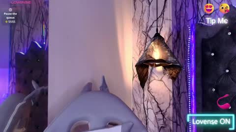   online show from April 3, 5:22 pm