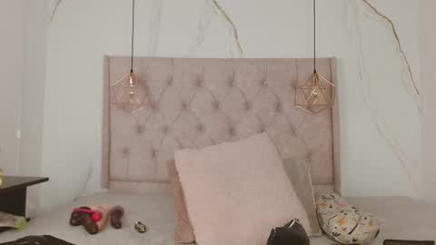 ZAMIRA online show from October 9, 1:48 pm