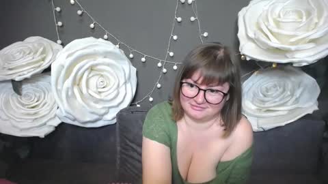 zannadreil online show from November 9, 9:55 pm