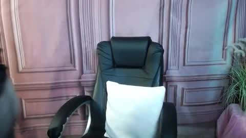 zannadreil online show from September 15, 6:48 pm