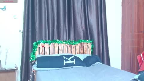 nicky online show from December 19, 5:29 am