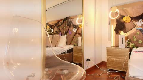 Zarah Andrews online show from October 20, 12:08 pm