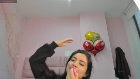 Snapshot of zarah_torres chatting on September 17, 9:46 pm Zarah  online show from September 17, 9:46 pm