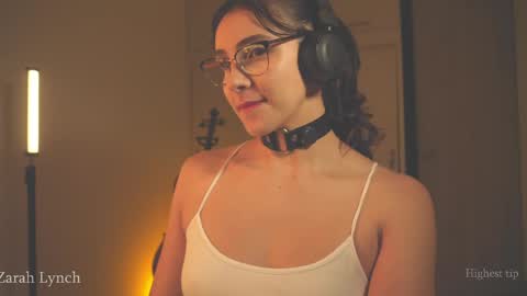 Miss Lynch   Next show  2911 online show from April 15, 11:27 pm