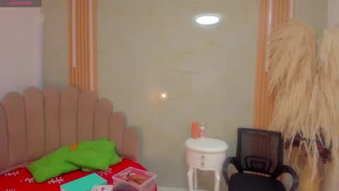 Hello Im Samantha  online show from February 6, 12:59 pm